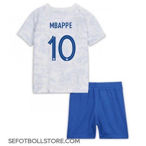 Frankrike Kylian Mbappe #10 Replika babykläder Bortaställ Barn VM 2022 Kortärmad (+ korta byxor)